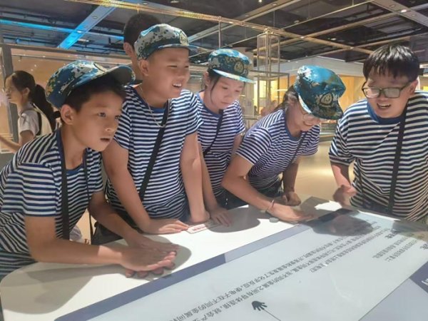 聚点股 福建石狮：“工伴童行&#32;趣学一夏”夏令营闭营&#32;工会职能温暖落地